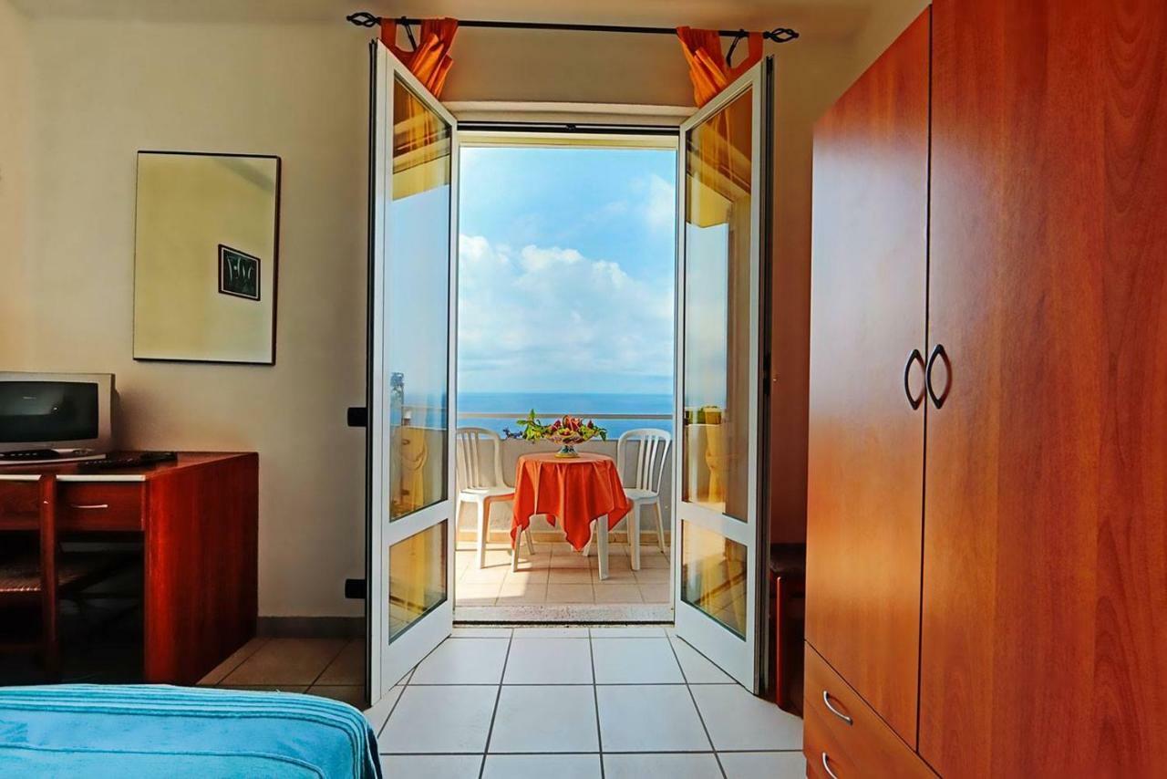 Standard Single Room with Sea View